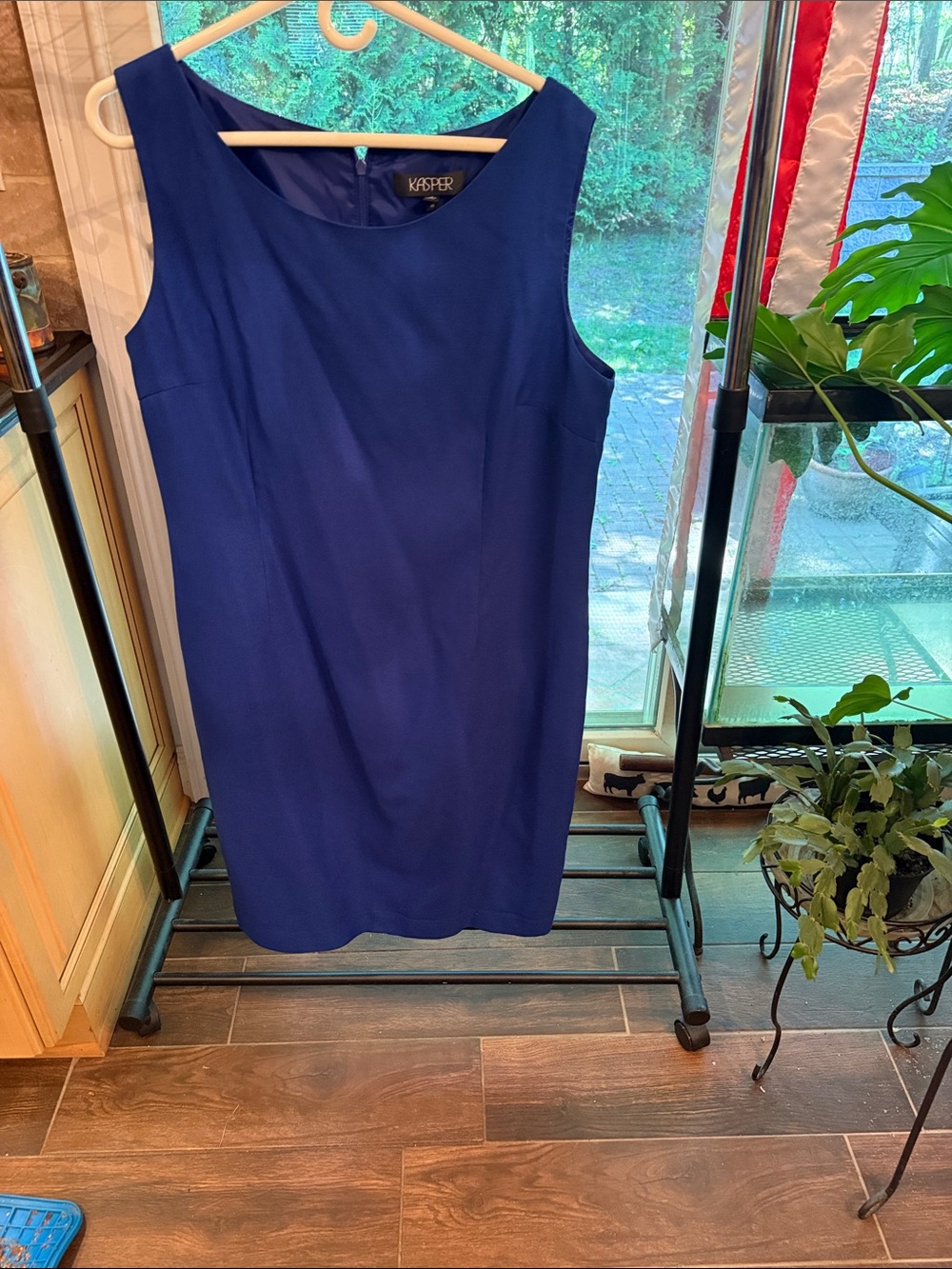 Kasper Sleeveless Mini Sheath Dress in Blue - Picture 3 of 4